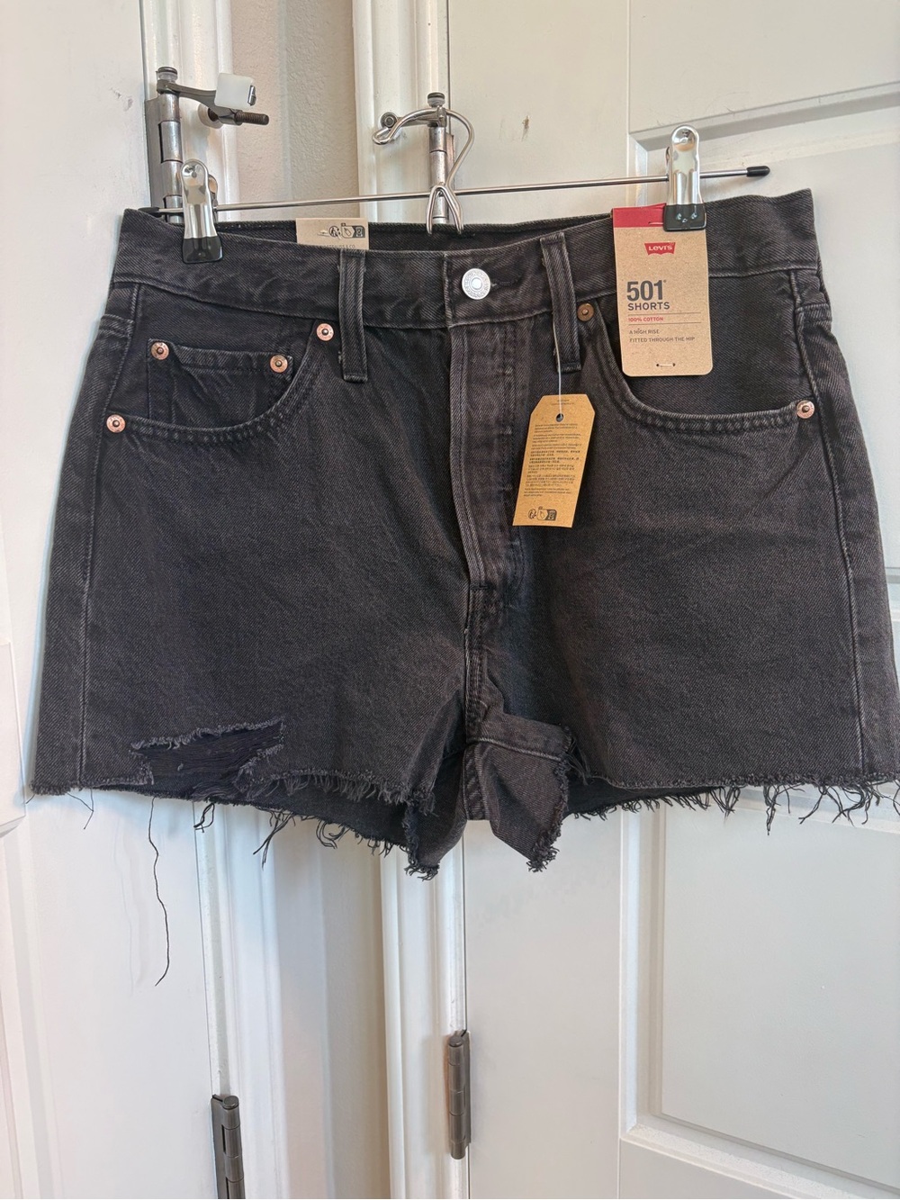 Levi's NWT Size 28501 High-Rise Frayed Black Denim Shorts